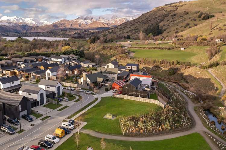 17 Lorne Street Dalefield/Wakatipu Basin_2