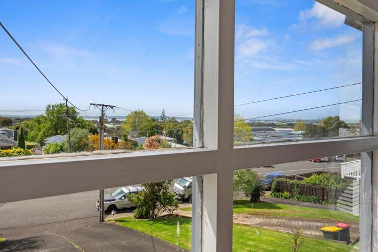 27 Kokiri Street Te Atatu South_14