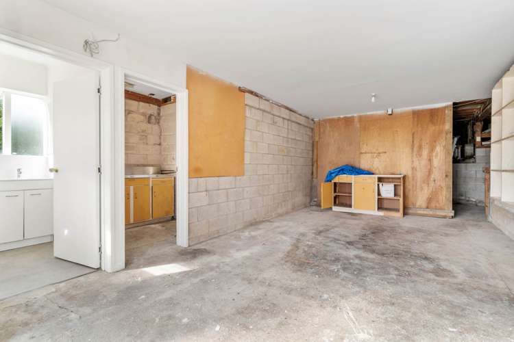 2 Helena Street Massey_18