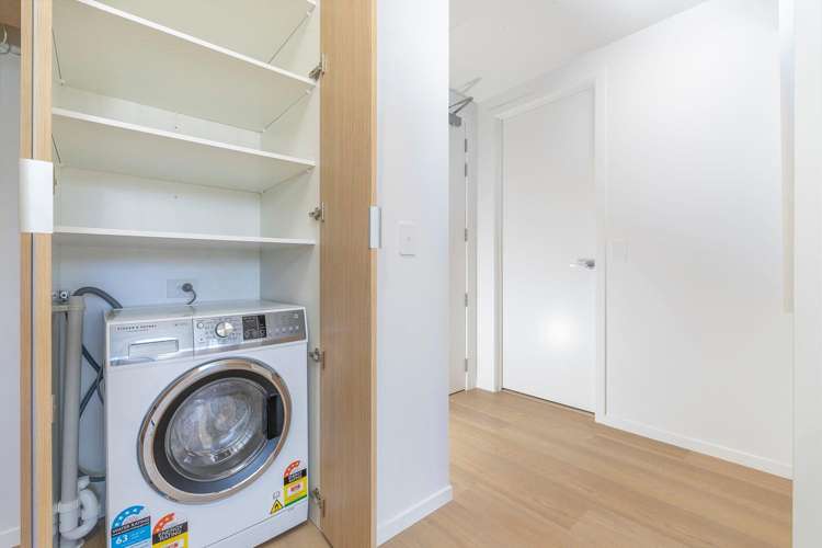 104/2A Te Ara Taurapa Point Chevalier_12