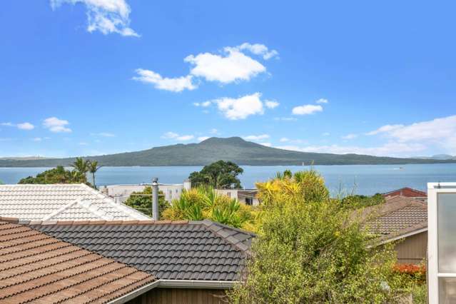 2/2 Marama Street Castor Bay_2