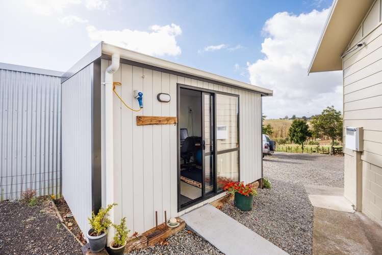 1233 Makino Road Halcombe_21