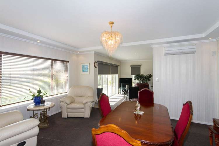 14 Lithgow Drive Otamatea_5