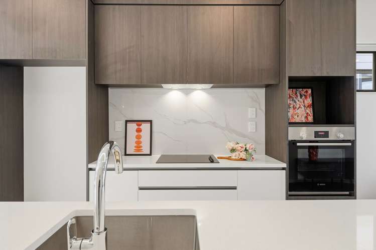 5 Greenbrier Street Westgate_2