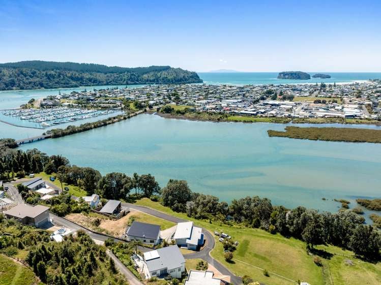 6/135 Waireka Place Whangamata_19