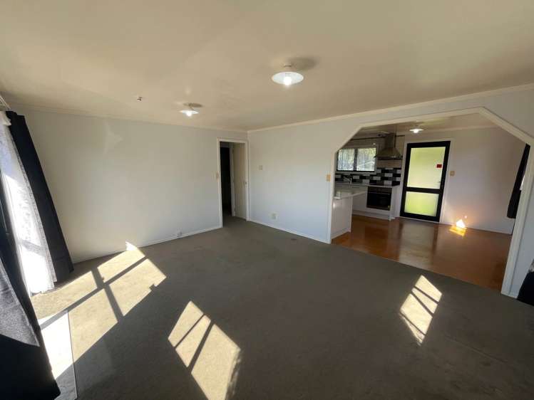 24A Netherlands Avenue Kelston_1