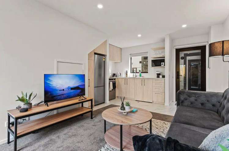 9I/10 Fathom Place Te Atatu Peninsula_6