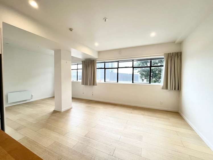  3B/163 Thorndon Quay Thorndon_4