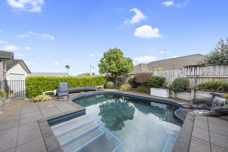 18 Compton Grove Huntington_15