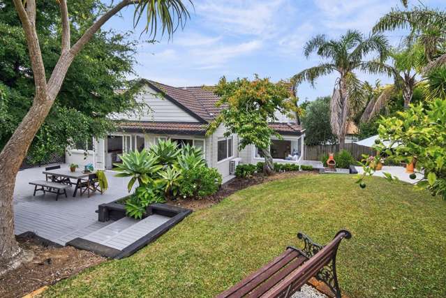 Classic Charm in Cockle Bay