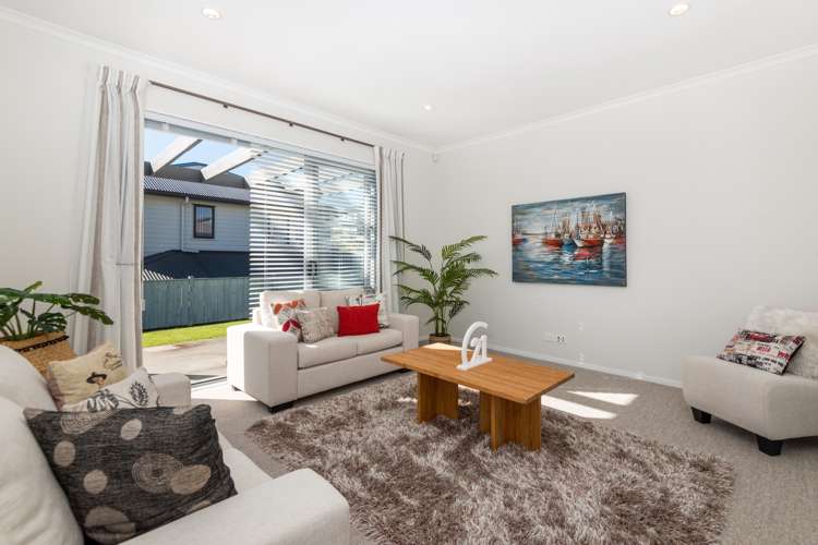 86 Mackay Drive Greenhithe_8