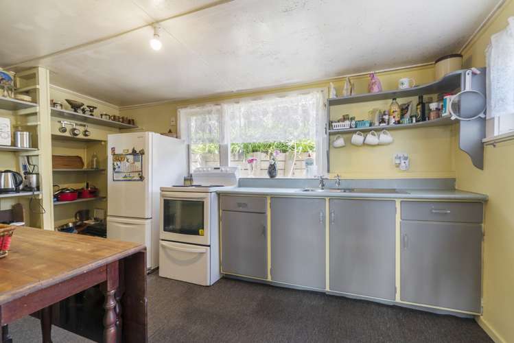 1 Junction Road Oneroa_11