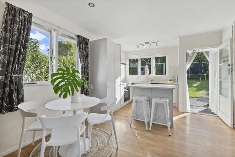2 Seine Road Forrest Hill_21