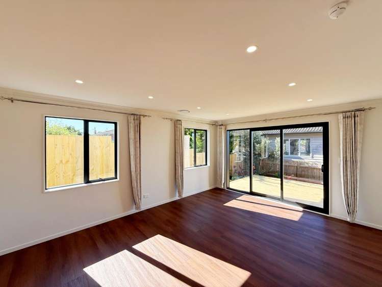 8B Downsview Road 2671_13