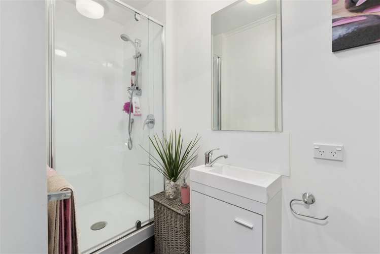 3/9 Brett Avenue Takapuna_16