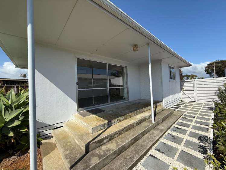 27 Lorenzen Bay Road Raglan_14