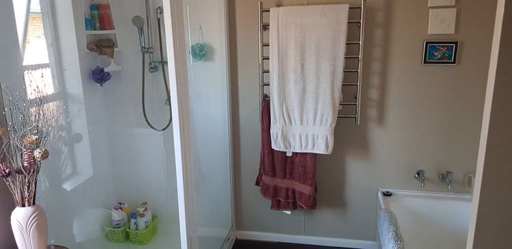 128 Alford Forest Road Allenton_10