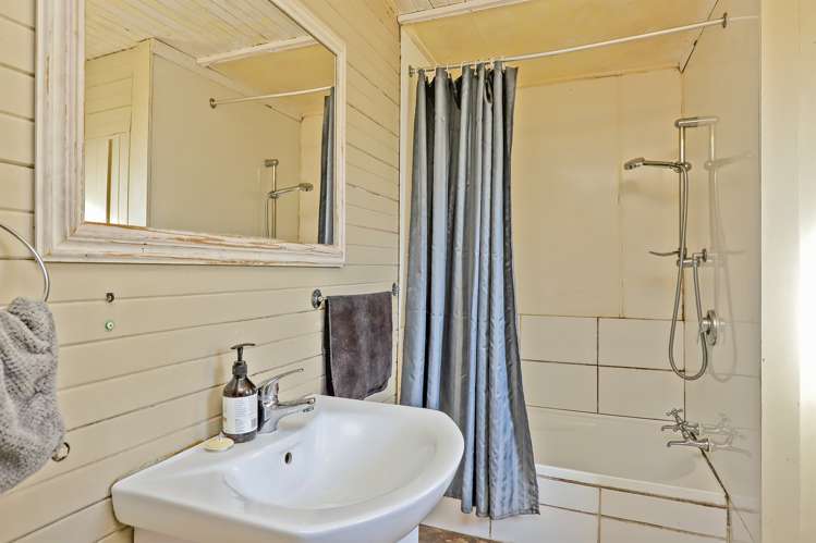 412 Tomoana Road Saint Leonards_13