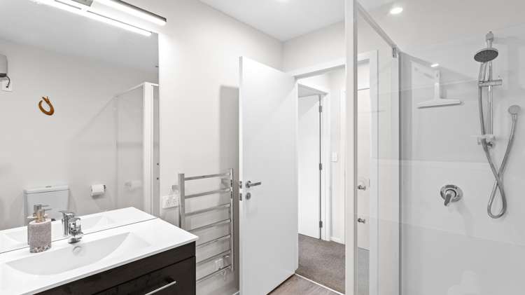 34 Noumea Drive Rangatira Park_13