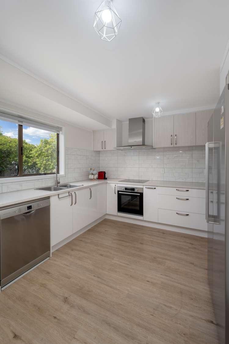 1/3 Sarah Place Farm Cove_23