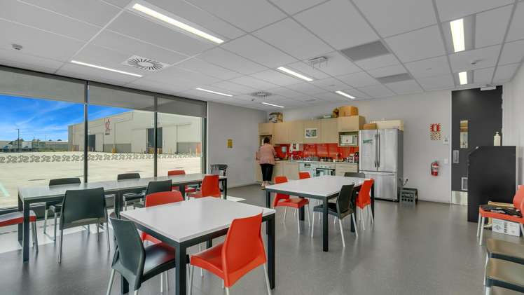 69 Seymour Street Hornby_14