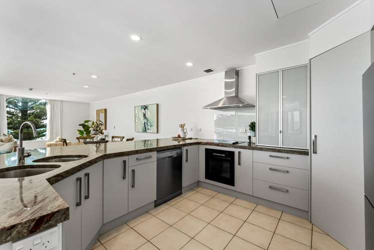 3A/2 Marine Parade Mt Maunganui_10