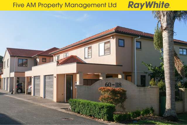 3-BEDROOMS OPPOSITE BOTANY TOWN CENTRE
