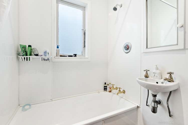 33 Chilka Street Berhampore_8