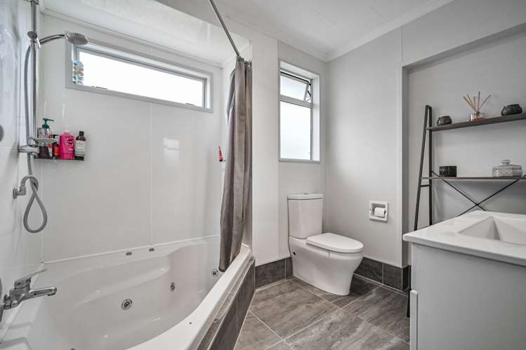 3 Murdoch Place Raureka_10