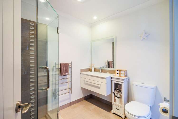 51 Chestnut Close Kelvin Grove_18