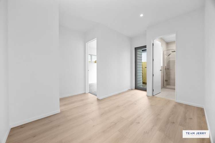 44 Furlough Road Opaheke_12