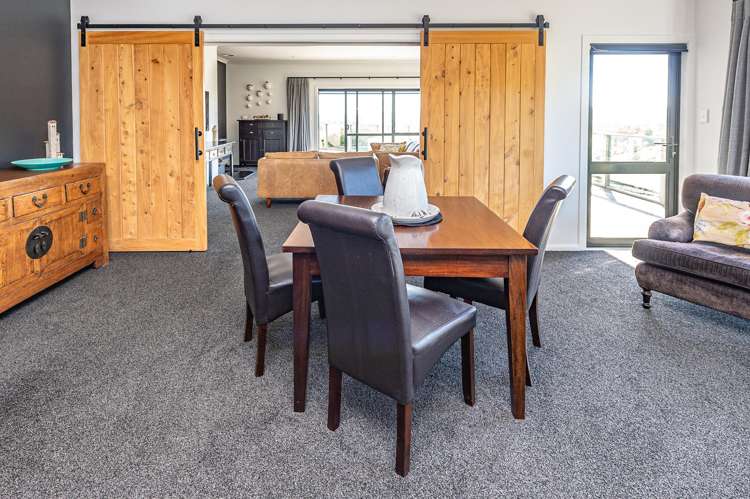 1 Shakespeare Road Bastia Hill_8