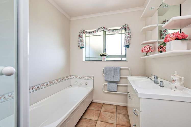 24 Brompton Drive Taradale_15