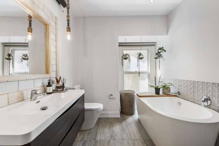 1693 Cust Road Cust_11