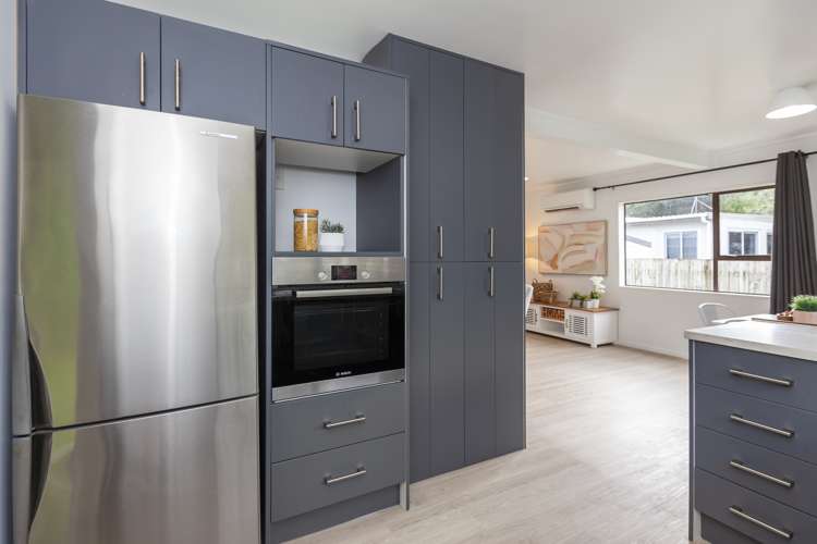 13 Forest Road Raumati South_7