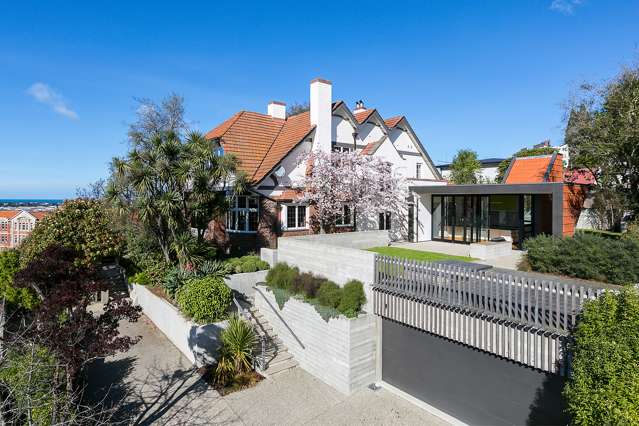 Luxury family home - Three car garaging