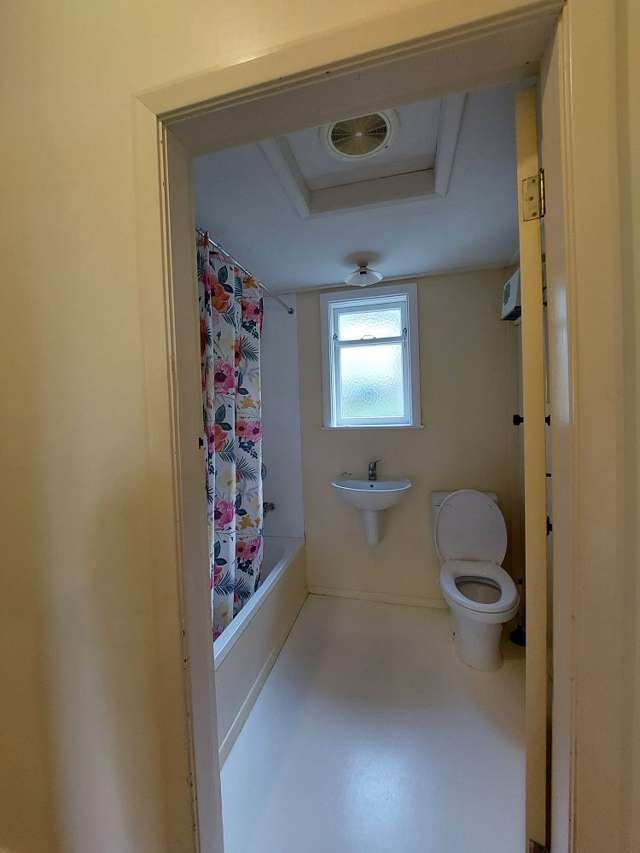 35B Bassett Road Johnsonville_3