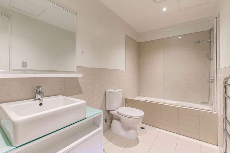 1003/18 Beach Road Auckland Central_13