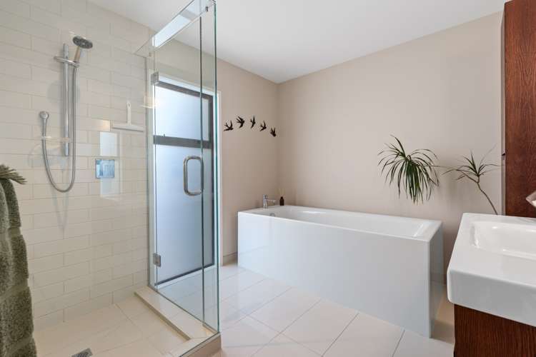 3 Pine Avenue Otumoetai_17