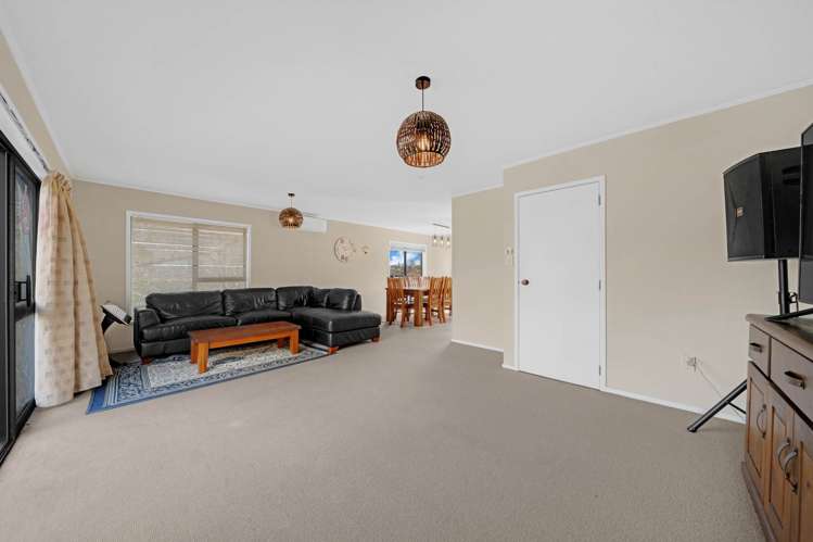 72 Kurnell Drive Botany Downs_7