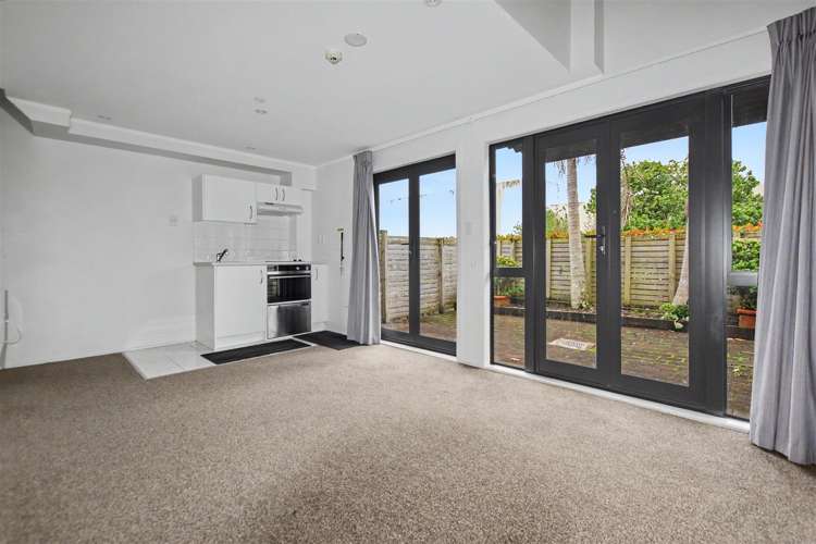 24A/30 Westward Ho Road Glen Eden_1
