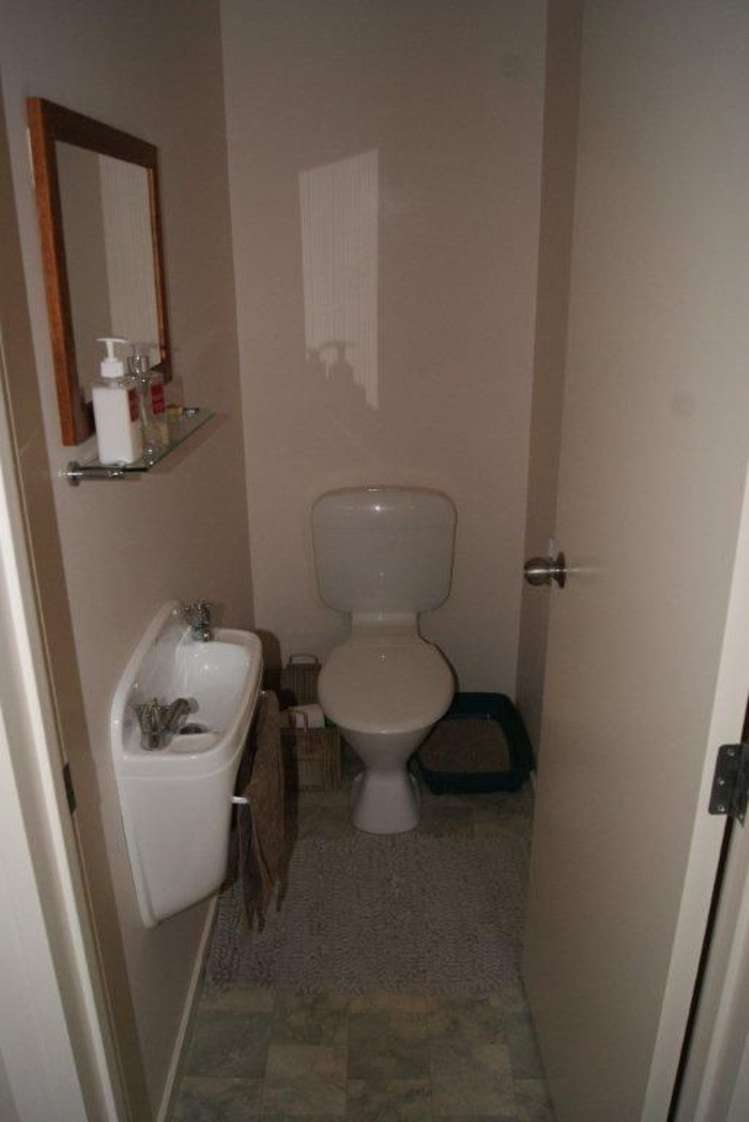 8/61a Birkdale Road Birkdale_6