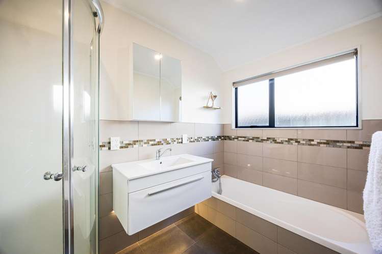 15B Greta Place Stanmore Bay_12