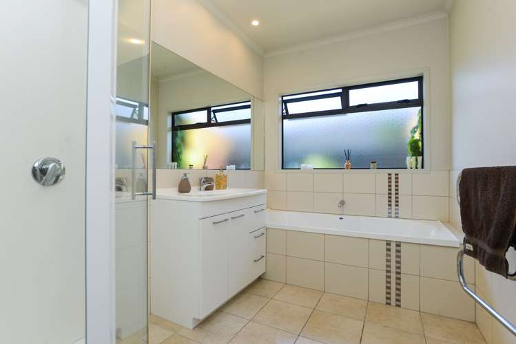 4 Pacific Avenue Poraiti_13