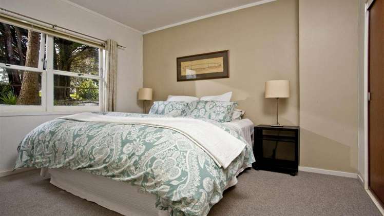 2/240 East Coast Road Forrest Hill_7