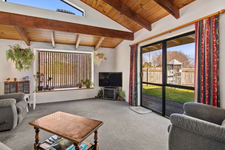 86 Olympus Way Richmond_5