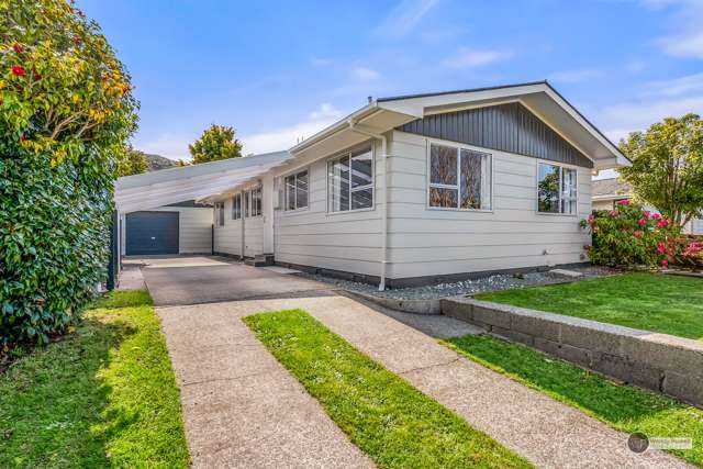 24 Omaha Grove Totara Park_1