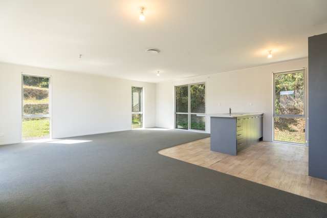 56 Cardiff Crescent Cannons Creek_2