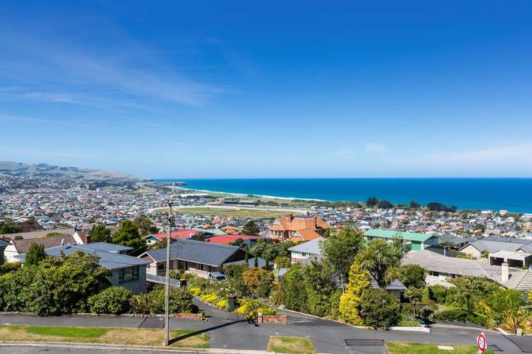 127 Easther Crescent Kew_12