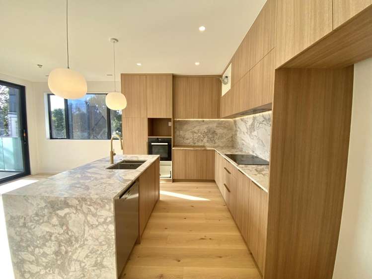 12B Tenterden Ave 1728_2